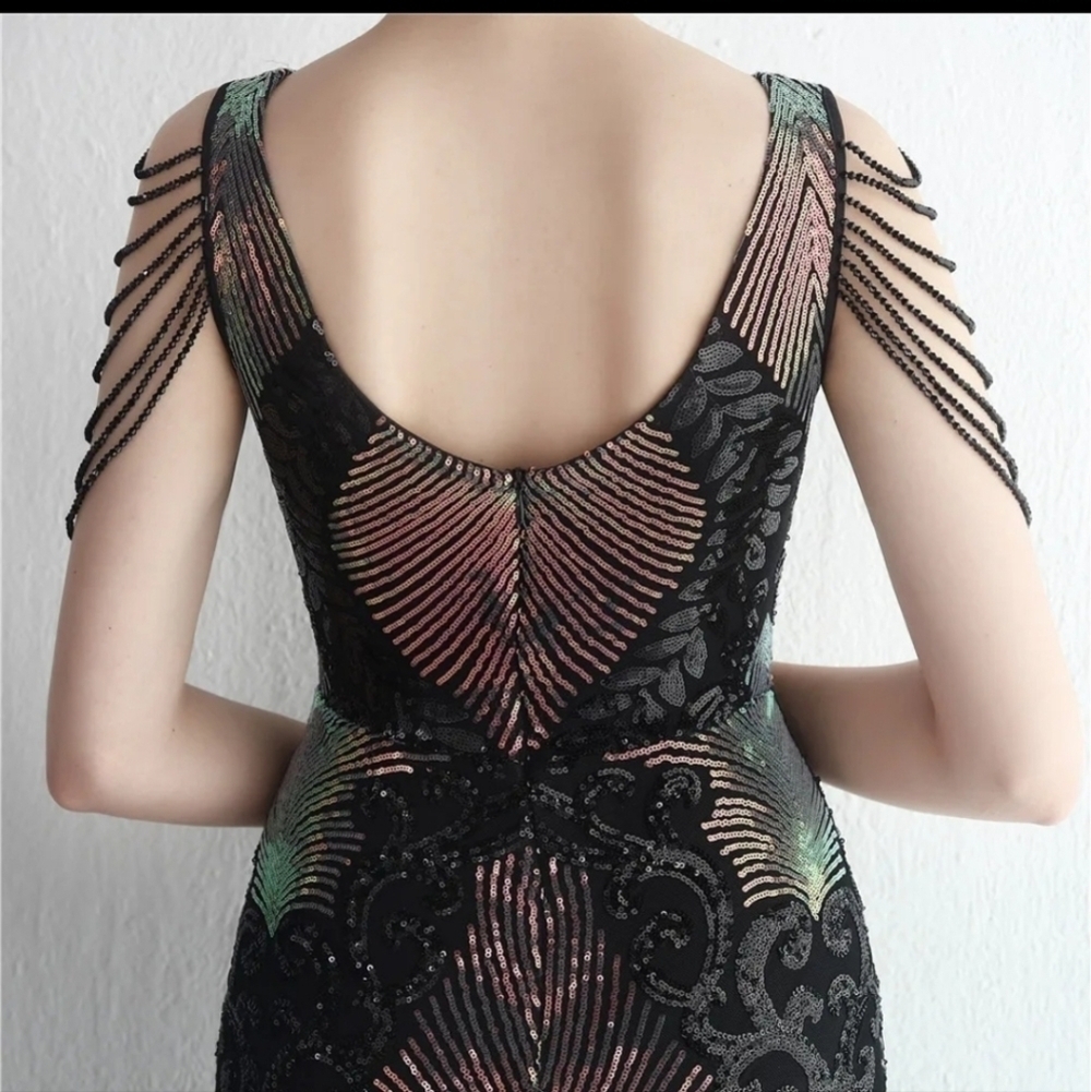 Black,  Floral Print, Sleeveless,  Round Back,  V Neck, Sequined Mermaid… - Picture 6 of 15